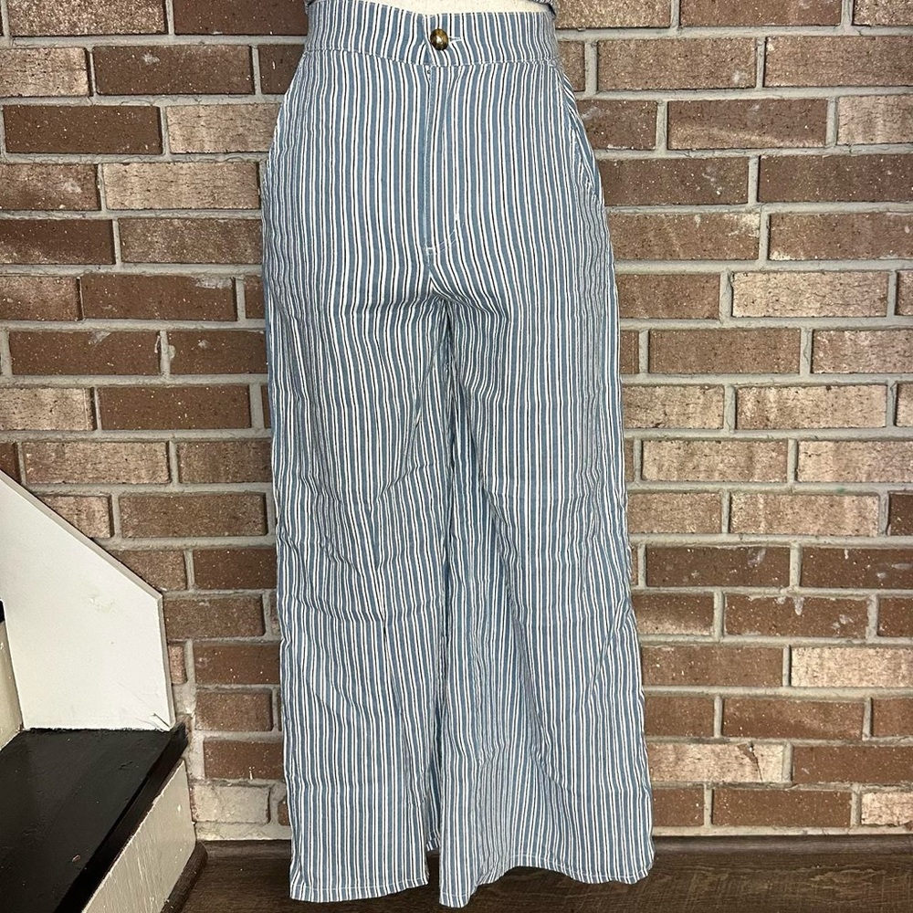 high rise blue & white striped wide leg cropped pants from hollister